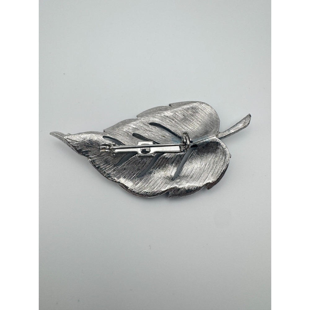 Vintage Leaf Brooch Navy Blue Enamel Silver Tone Leaves Spring - Picture 3 of 6